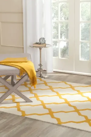 Safavieh Cambridge Rug Collection CAM121U - Ivory / Gold Secure Checkout