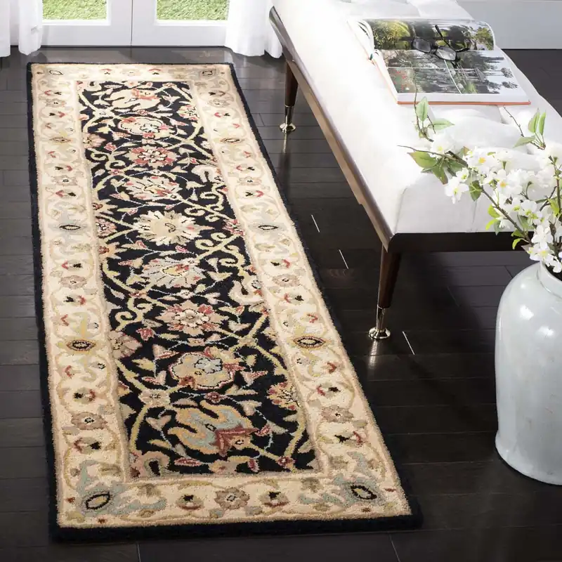 Safavieh Antiquity Rug Collection AT21B - Black Last Chance