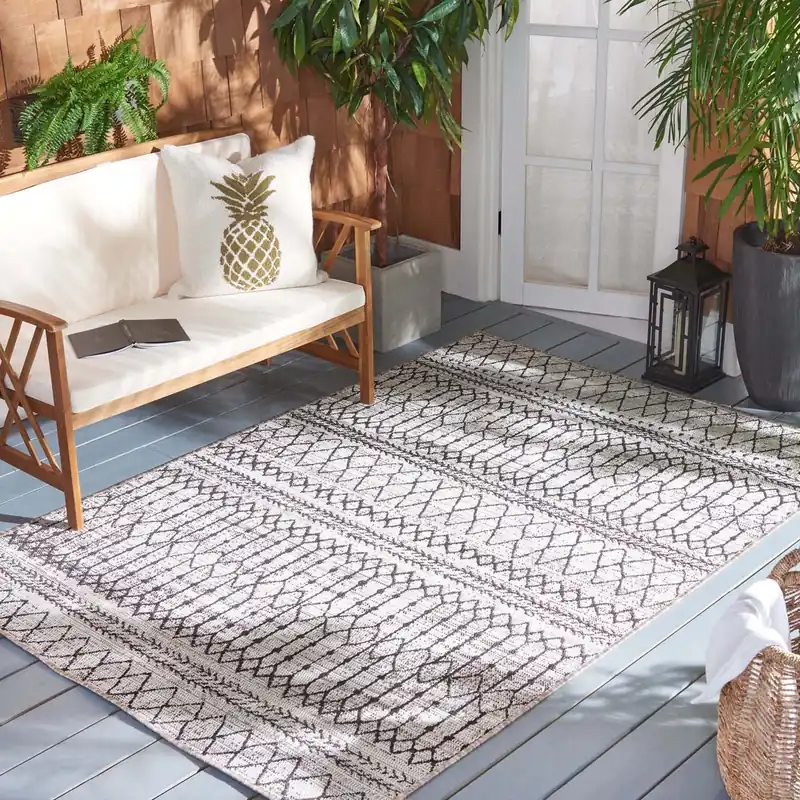 Low Price Safavieh Havana Rug Collection: HAV370E - Light Brown / Black