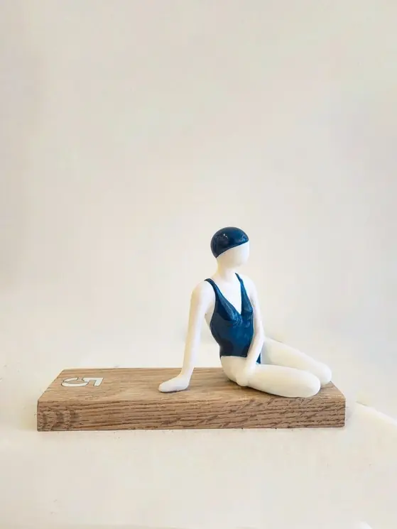Must Have ▷ Contemplation bleue by Béatrice Pesson-Truelle, 2025 | Resin sculpture