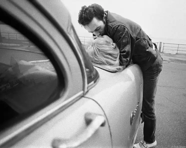 ▷ Joe Strummer and Gaby, NYC, 1981 by Bob Gruen, 2000 | Analogue Photography Top Rated