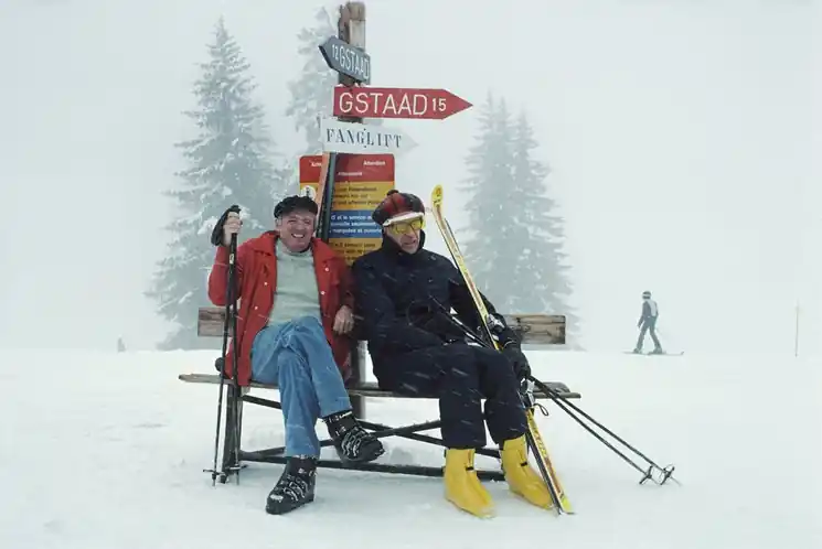 ▷ Skiing Holiday by Slim Aarons, 1967 | C-print Genuine