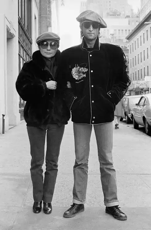 ▷ John Lennon and Yoko Ono on 44th Street, NYC 1980 by Bob Gruen, 2000 | Analogue Photography One Day Deal